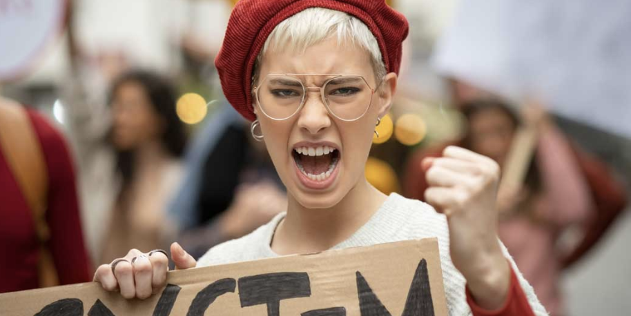 Vucic Says Western Terrorists Spent $3 Billion Trying to Overthrow Him